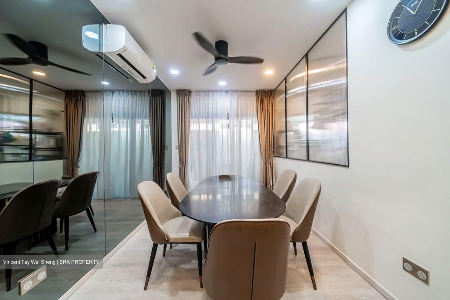 Sixth Avenue (D10), Terrace #531693181
